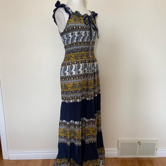 Elegant Navy and Gold Maxi Dress - Picture 5 of 8